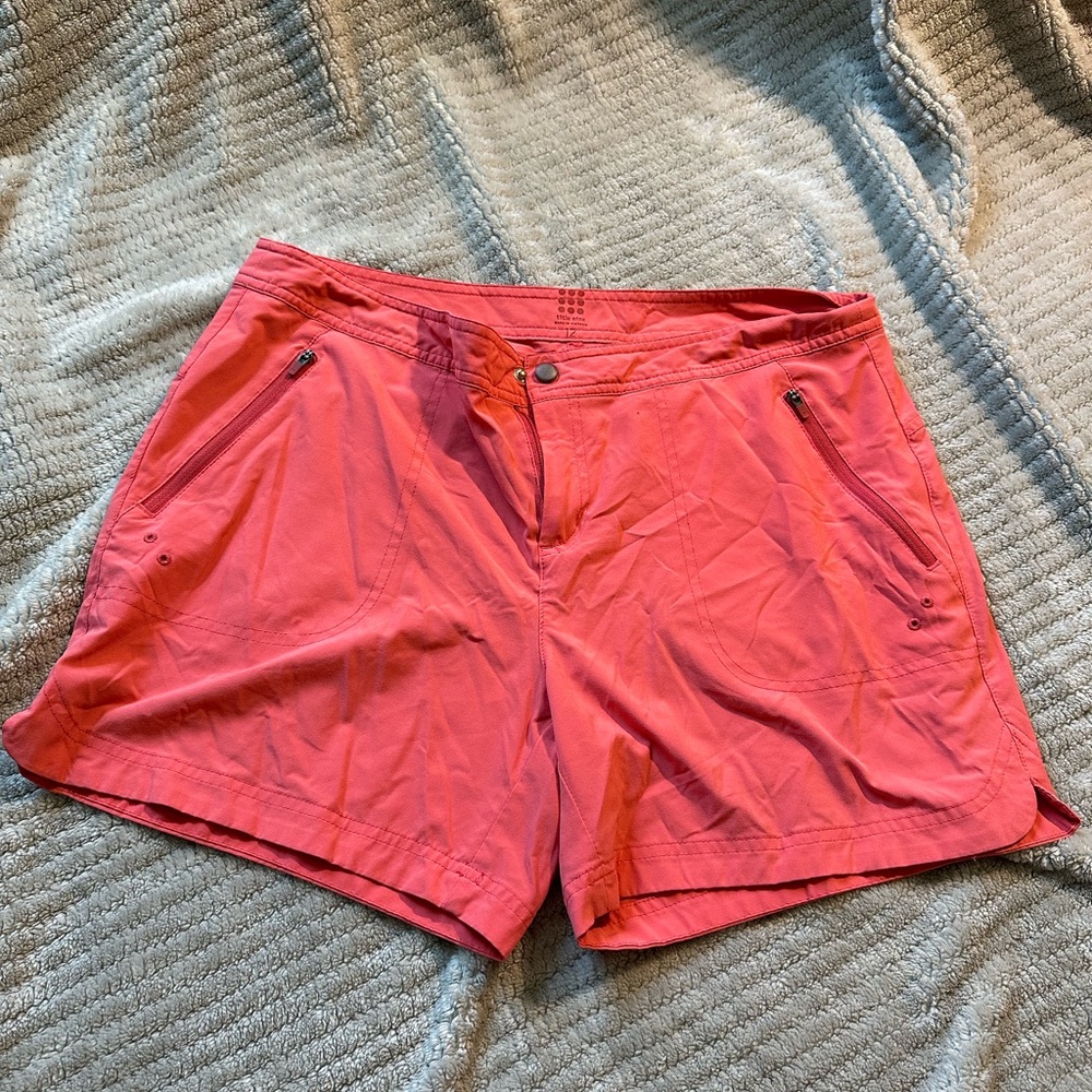 Title Nine Rogue 5” Shorts